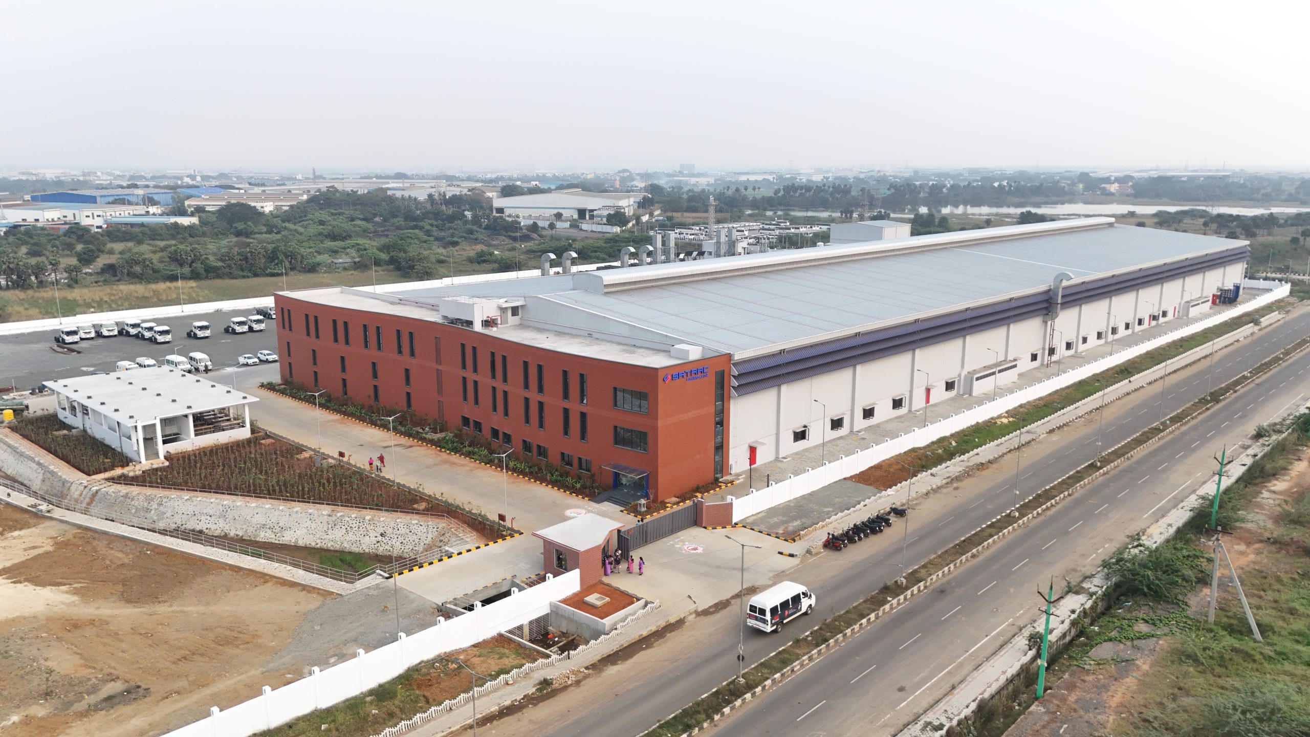 インドにて新生産拠点が完成!(SATRAC社のSNSへリンクします)